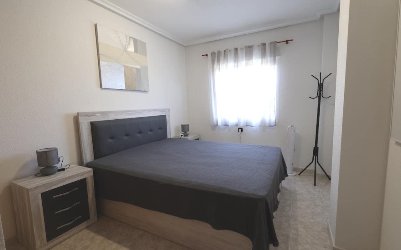 2 soveværelse Lejlighed til salg i Playa Flamenca med swimmingpool garage - € 174.000 (Ref: 9844653)