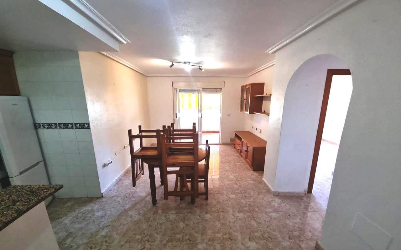 2 bedroom Apartment for sale in Torrevieja with pool - € 125,000 (Ref: 9848127)