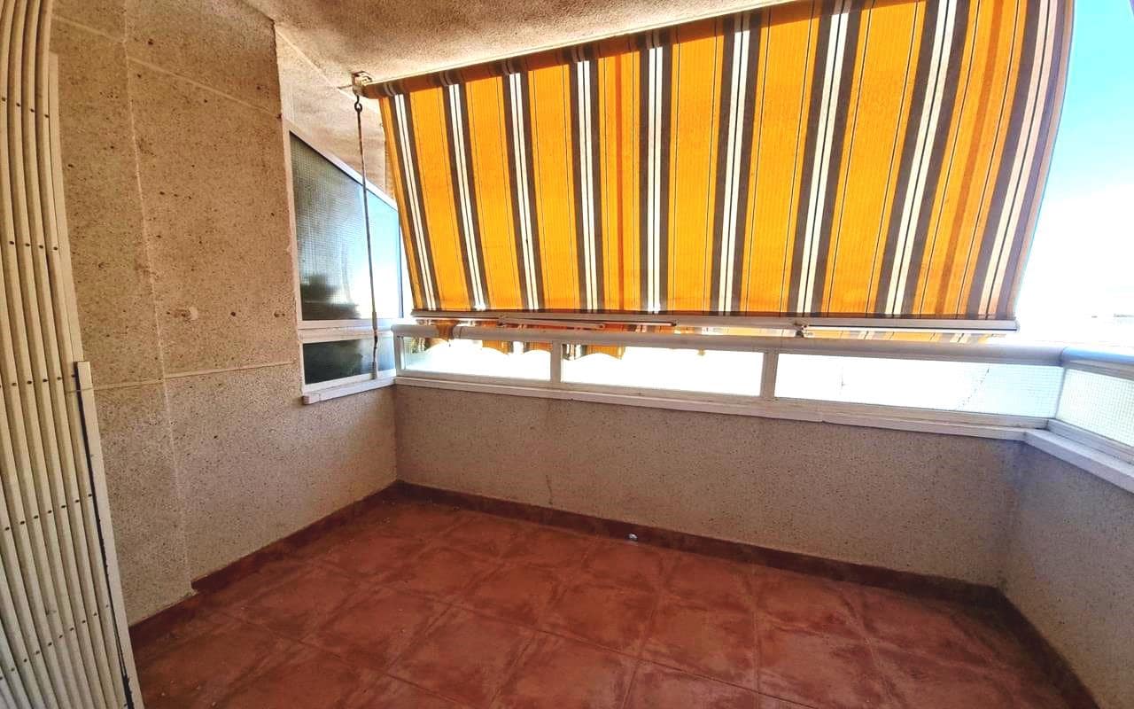 2 bedroom Apartment for sale in Torrevieja with pool - € 125,000 (Ref: 9848127)