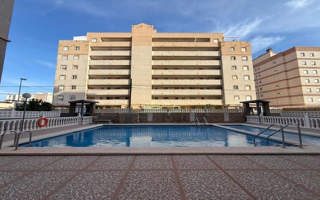 2 bedroom Apartment for sale in Torrevieja with pool - € 125,000 (Ref: 9848127)