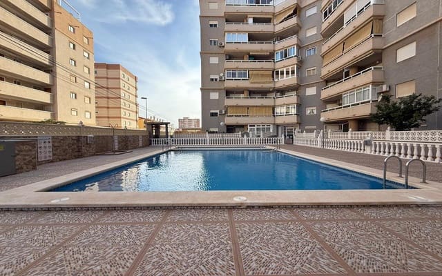 2 bedroom Apartment for sale in Torrevieja with pool - € 125,000 (Ref: 9848127)