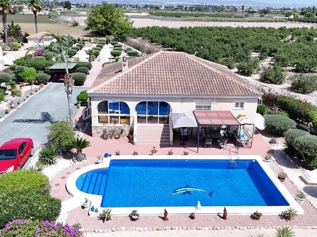3 Bedrooms Country Villa with Pool, Carport, Chill-out Corner and Glazed-in Terrace on a 2.300 m² plot.