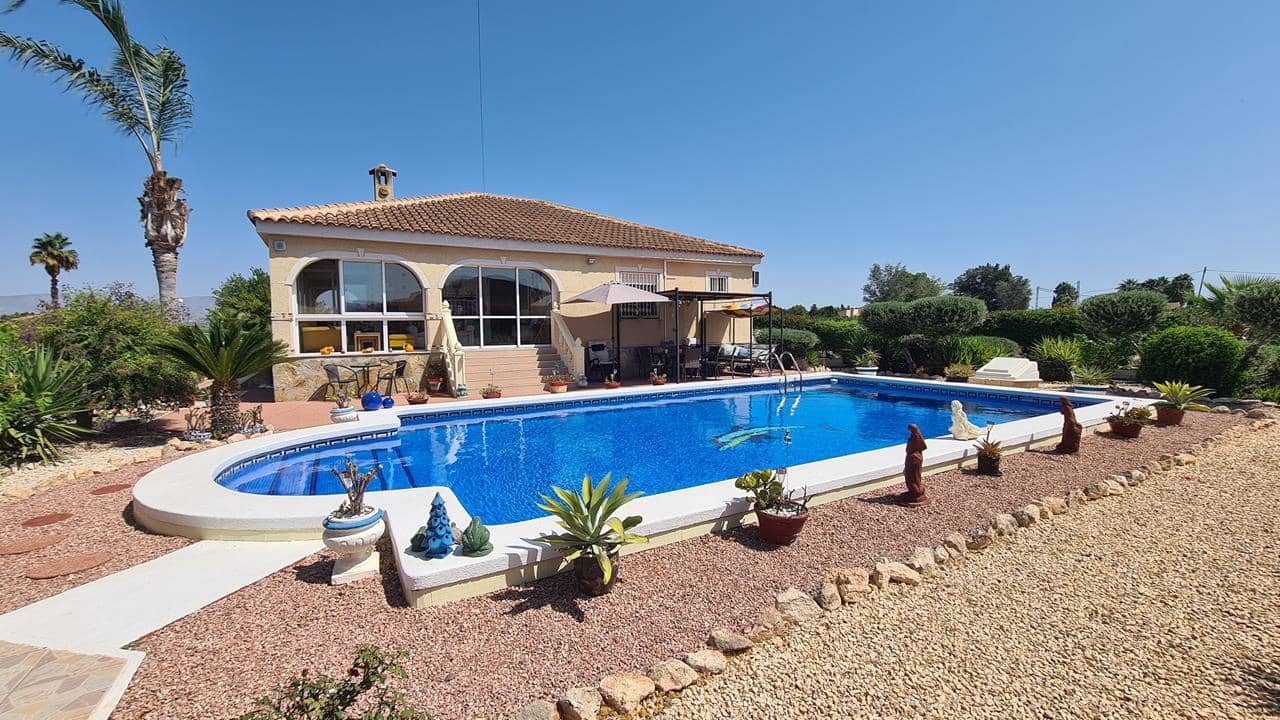 3 bedroom Villa for sale in Catral with pool garage - € 379,995 (Ref: 9850126)