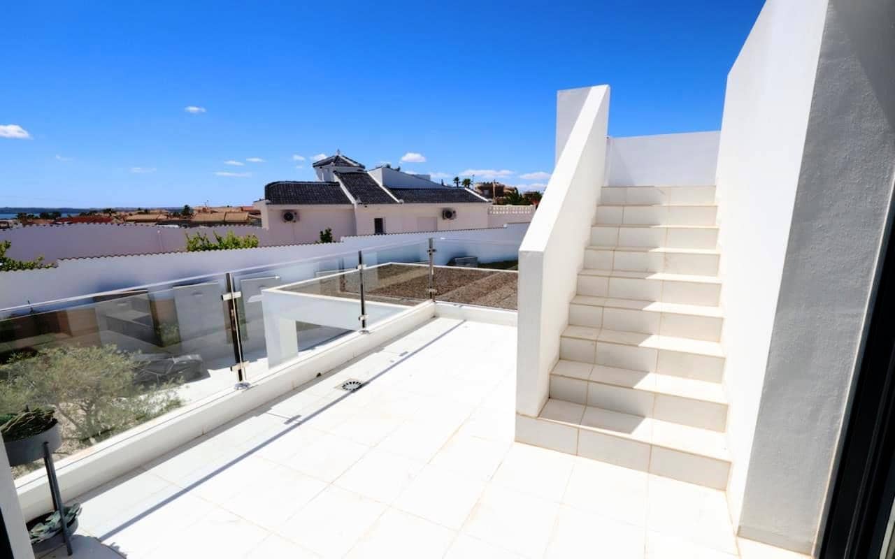 3 sypialnia Willa na sprzedaż w Ciudad Quesada z basenem garażem - 699 000 € (Ref: 9850585)