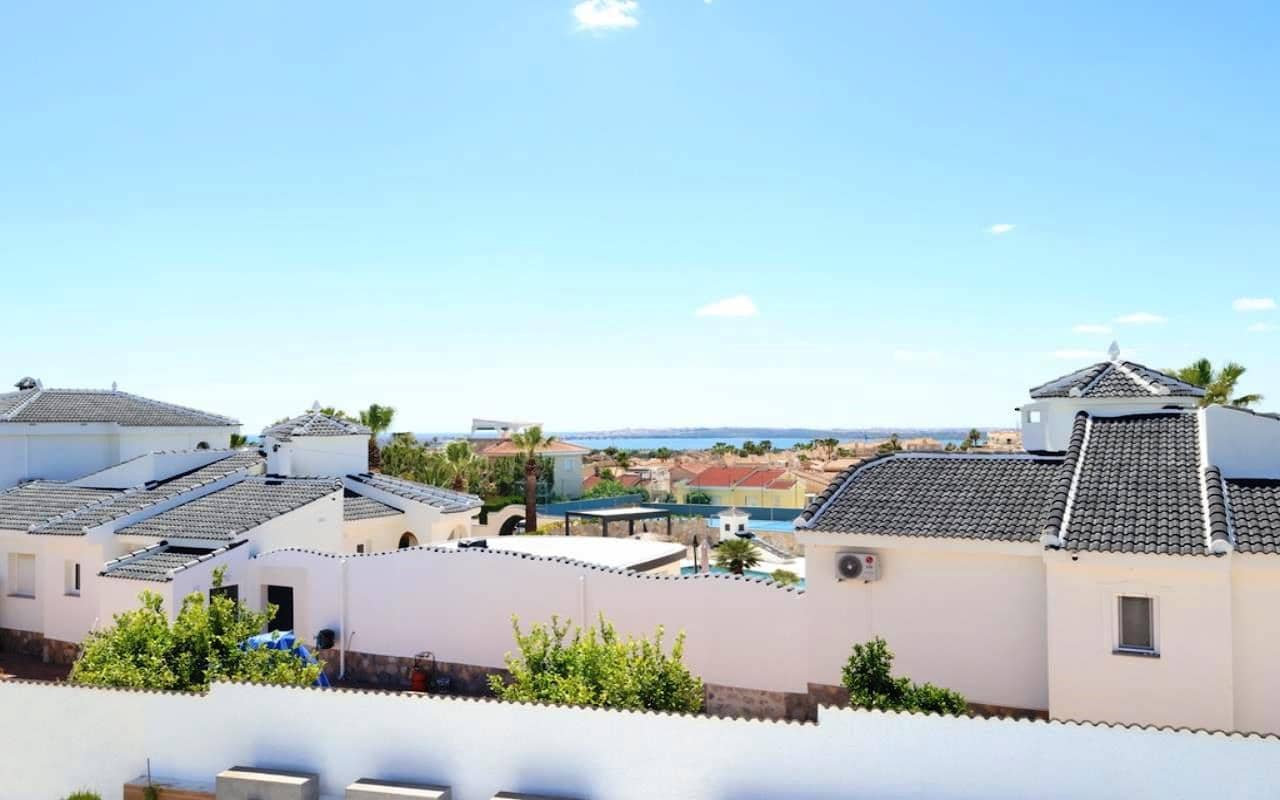 3 sypialnia Willa na sprzedaż w Ciudad Quesada z basenem garażem - 699 000 € (Ref: 9850585)