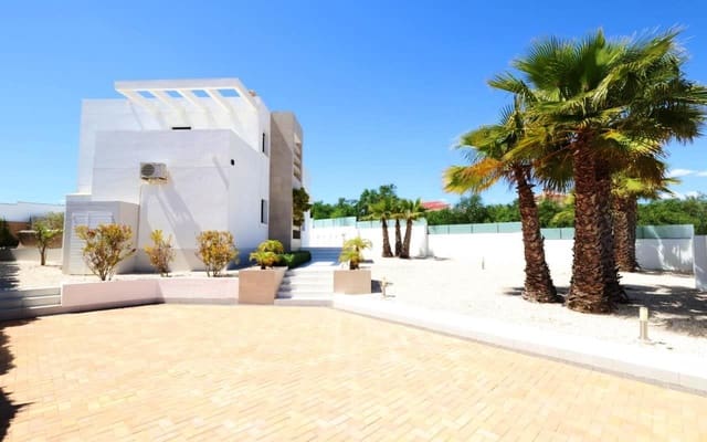 3 sypialnia Willa na sprzedaż w Ciudad Quesada, Rojales z basenem garażem - 699 000 € (Ref: 9850585)