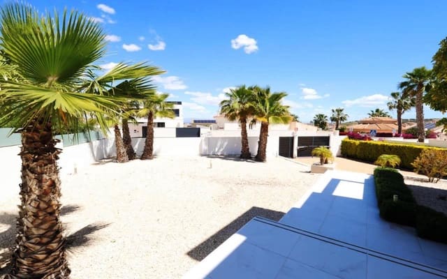 3 sypialnia Willa na sprzedaż w Ciudad Quesada, Rojales z basenem garażem - 699 000 € (Ref: 9850585)