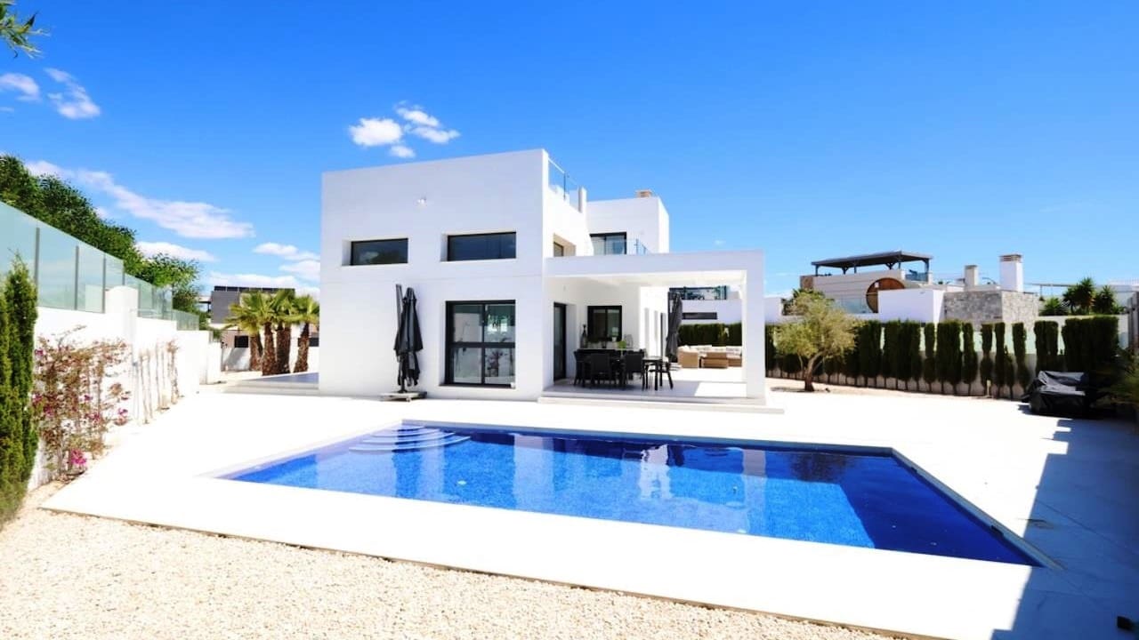 3 sypialnia Willa na sprzedaż w Ciudad Quesada z basenem garażem - 699 000 € (Ref: 9850585)