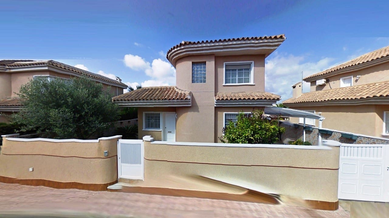 3 chambre Villa/Maison à vendre à Punta Prima avec piscine garage - 325 000 € (Ref: 9850586)