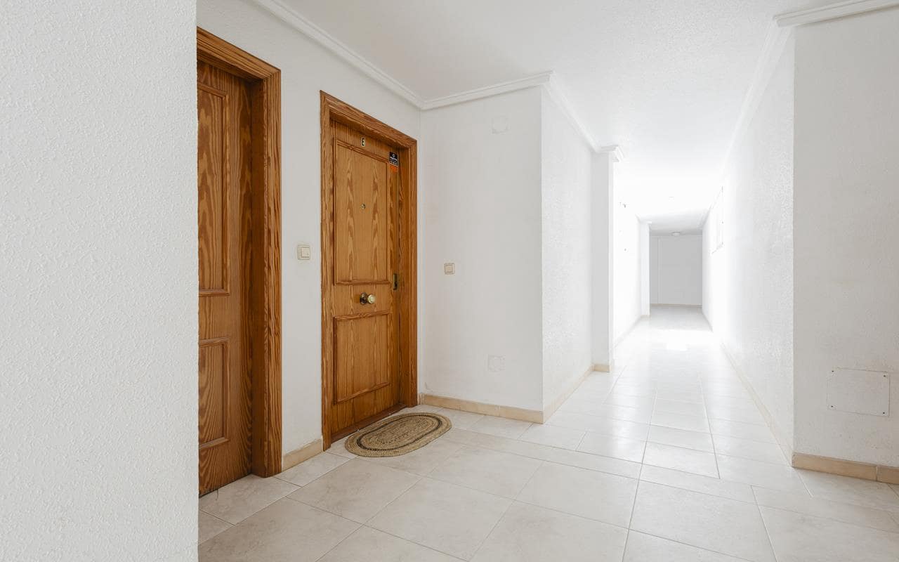2 sypialnia Apartament na sprzedaż w Torrevieja z basenem garażem - 159 990 € (Ref: 9858652)
