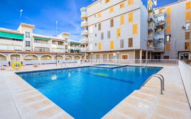 2 sypialnia Apartament na sprzedaż w Torrevieja z basenem garażem - 159 990 € (Ref: 9858652)