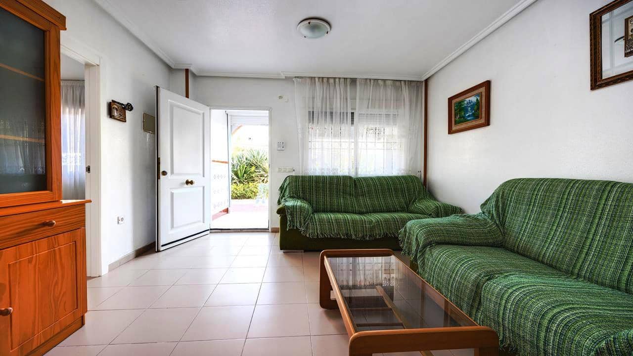 2 bedroom Apartment for sale in Torrevieja with pool - € 135,000 (Ref: 9860829)
