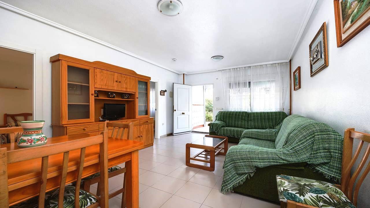 2 bedroom Apartment for sale in Torrevieja with pool - € 135,000 (Ref: 9860829)