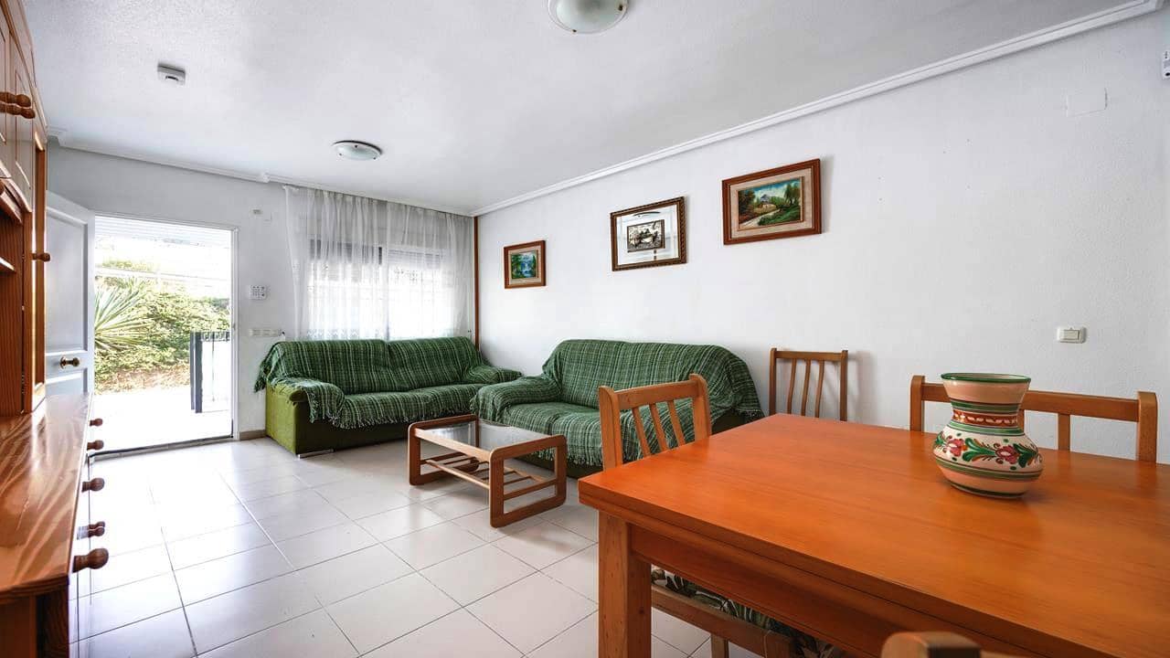 2 bedroom Apartment for sale in Torrevieja with pool - € 135,000 (Ref: 9860829)