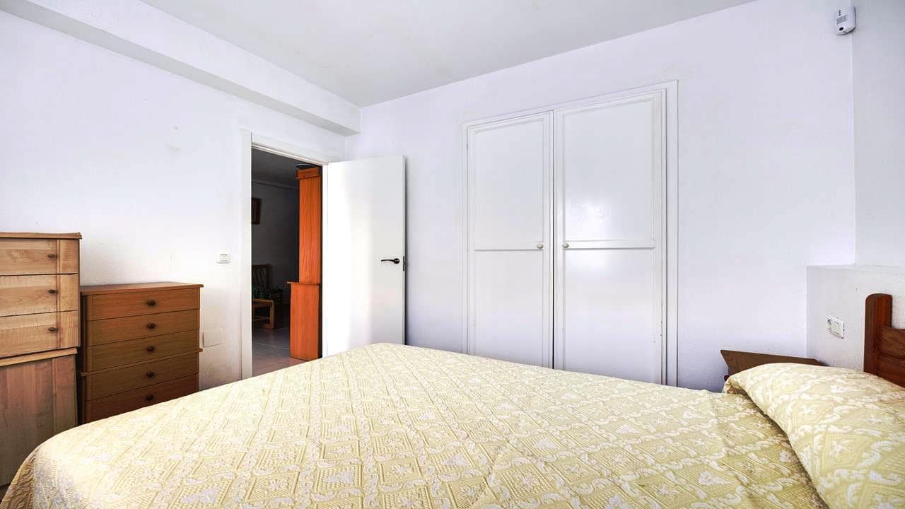2 bedroom Apartment for sale in Torrevieja with pool - € 135,000 (Ref: 9860829)
