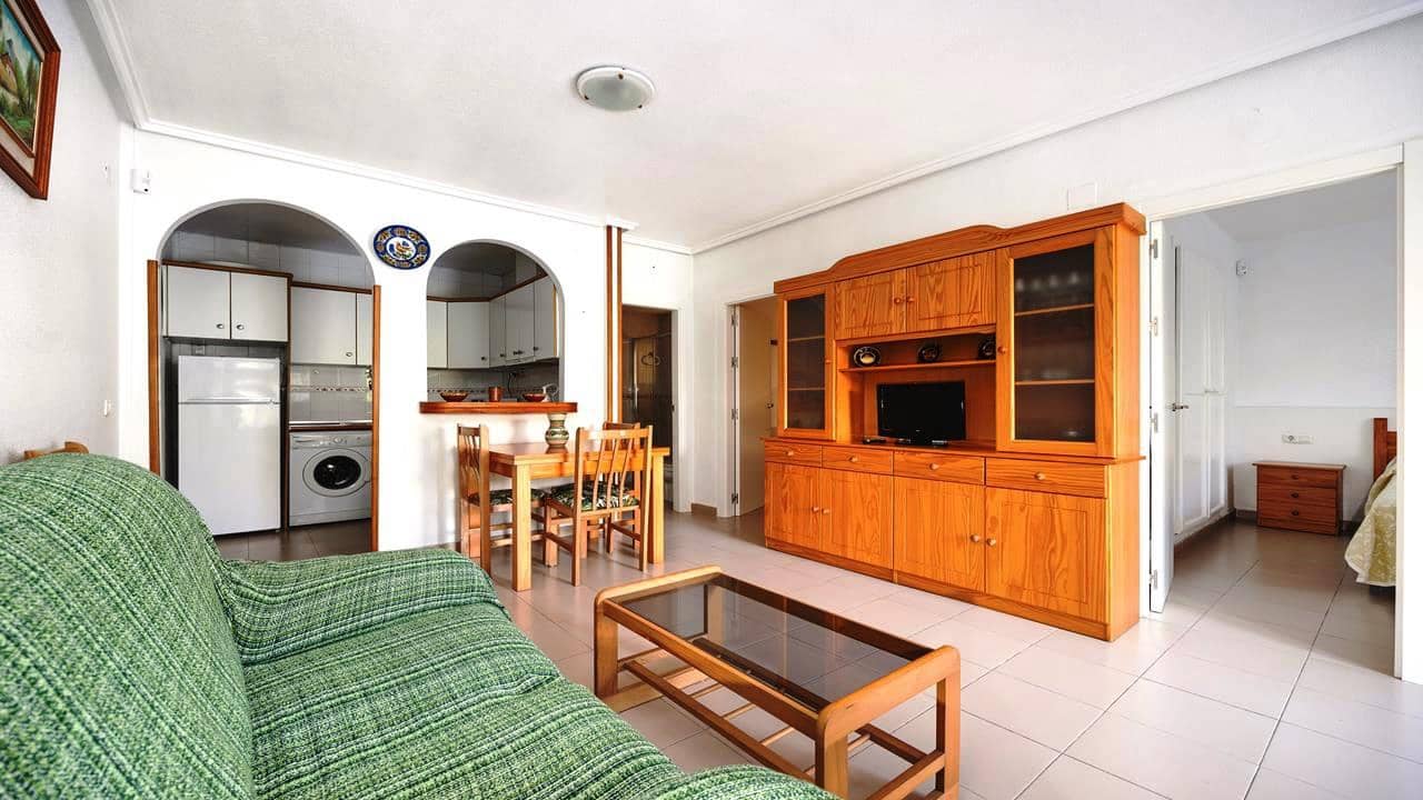 2 bedroom Apartment for sale in Torrevieja with pool - € 135,000 (Ref: 9860829)