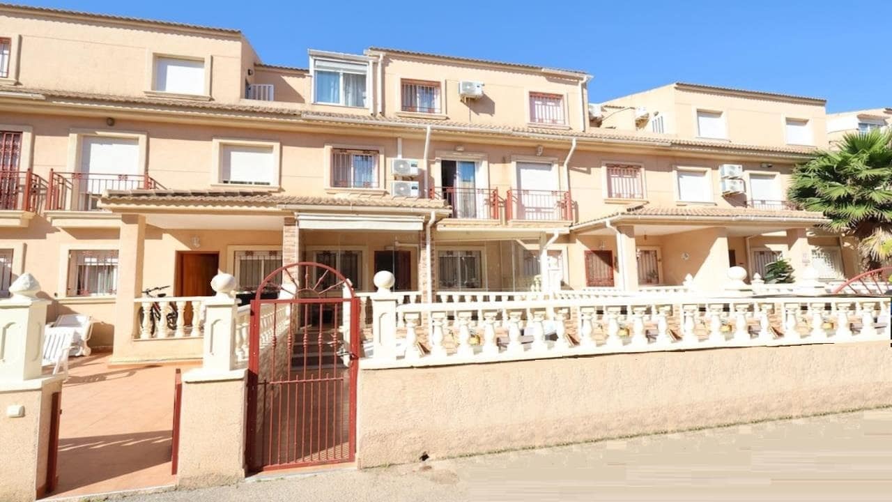 3 sypialnia Dom na sprzedaż w Playa Flamenca z basenem garażem - 285 000 € (Ref: 9867932)