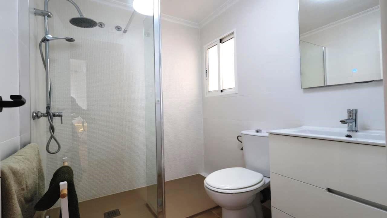 3 sypialnia Dom na sprzedaż w Playa Flamenca z basenem garażem - 285 000 € (Ref: 9867932)