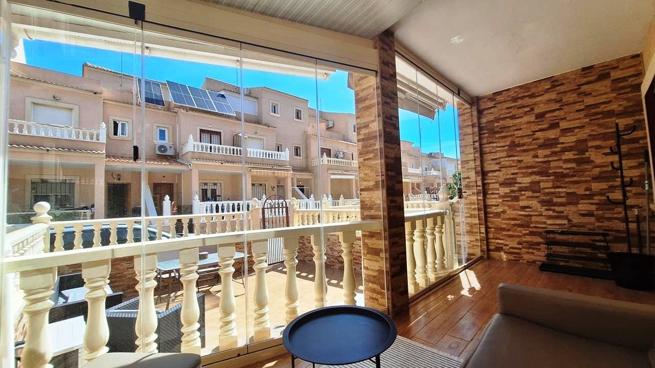 3 sypialnia Dom na sprzedaż w Playa Flamenca z basenem garażem - 285 000 € (Ref: 9867932)