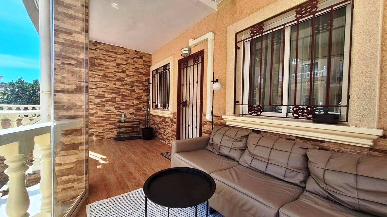 3 sypialnia Dom na sprzedaż w Playa Flamenca z basenem garażem - 285 000 € (Ref: 9867932)