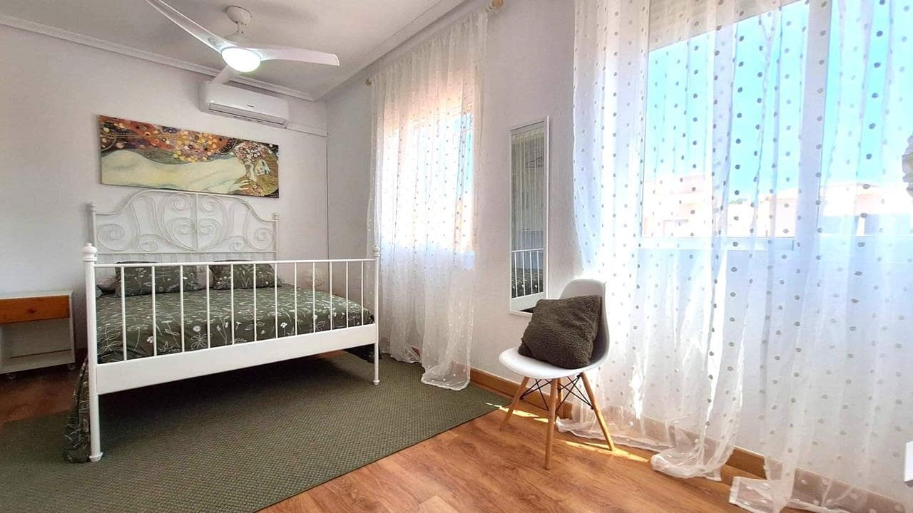 3 sypialnia Dom na sprzedaż w Playa Flamenca z basenem garażem - 285 000 € (Ref: 9867932)