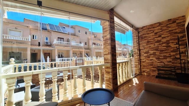 3 sypialnia Dom na sprzedaż w Playa Flamenca, Orihuela z basenem garażem - 285 000 € (Ref: 9867932)