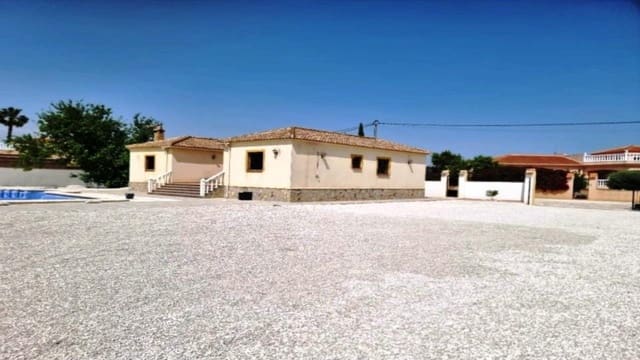 4 sypialnia Willa na sprzedaż w Catral z basenem garażem - 329 900 € (Ref: 9877447)