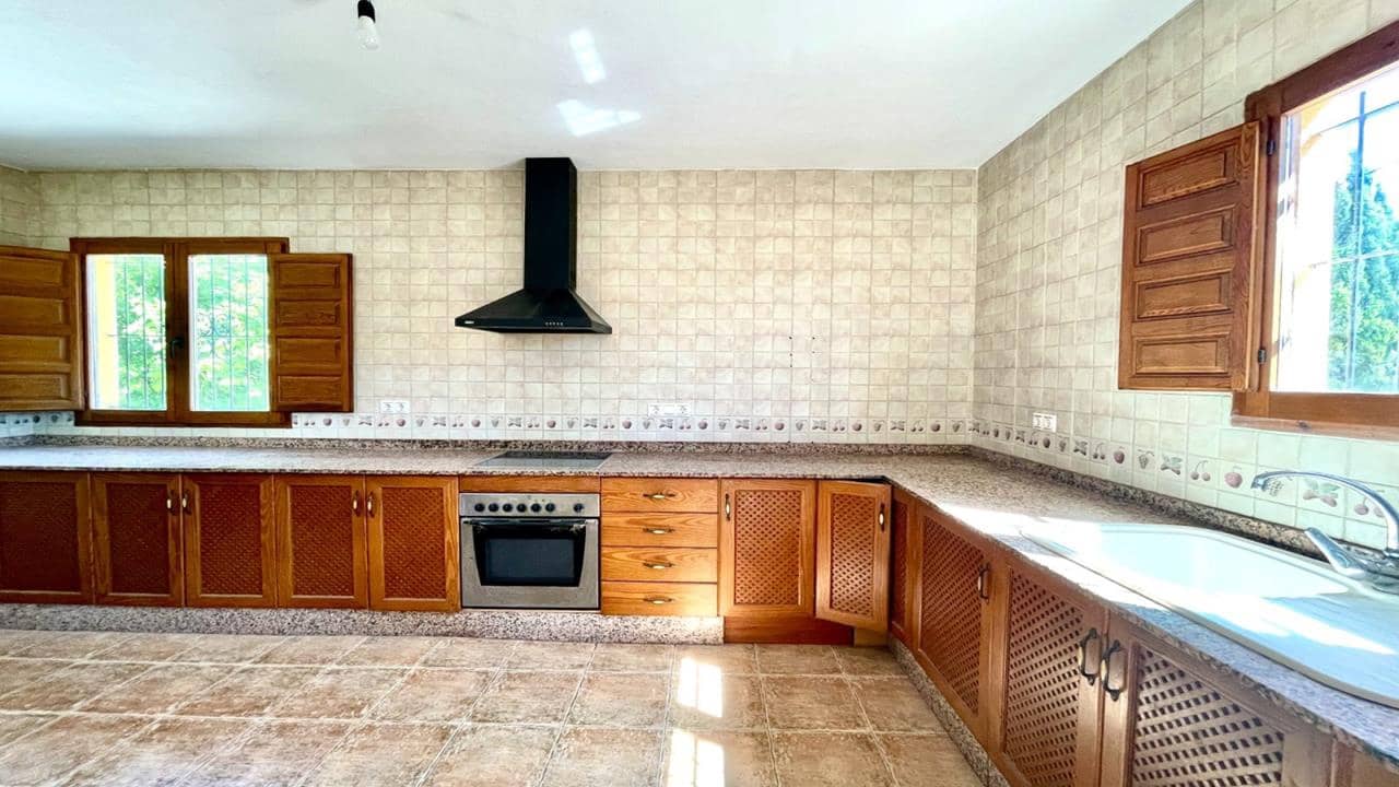 4 sypialnia Willa na sprzedaż w Catral z basenem garażem - 329 900 € (Ref: 9877447)