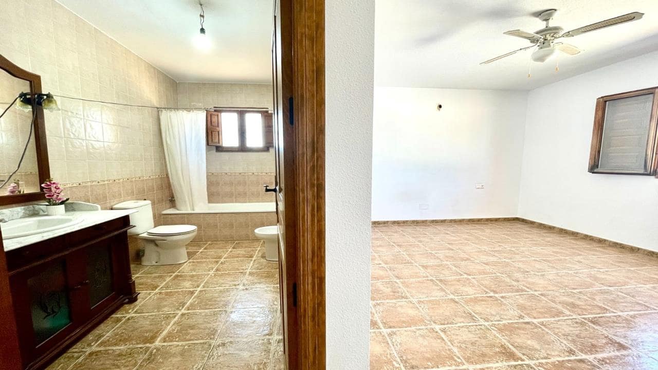 4 sypialnia Willa na sprzedaż w Catral z basenem garażem - 329 900 € (Ref: 9877447)