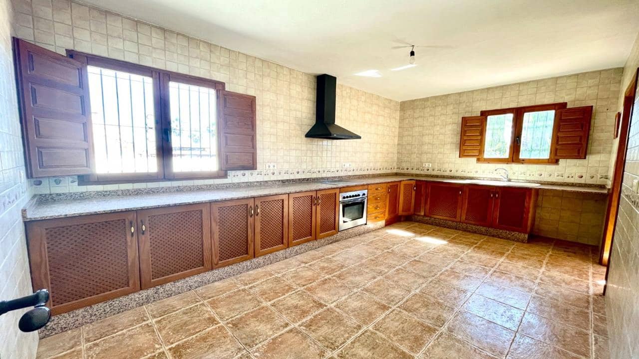 4 sypialnia Willa na sprzedaż w Catral z basenem garażem - 329 900 € (Ref: 9877447)