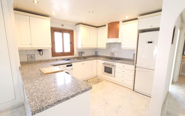 2 slaapkamer Appartement te koop in Villamartin, Orihuela met zwembad garage - € 195.000 (Ref: 9883752)