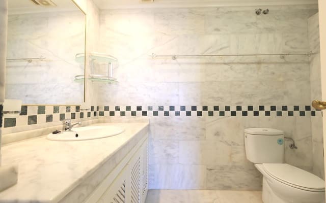 2 slaapkamer Appartement te koop in Villamartin, Orihuela met zwembad garage - € 195.000 (Ref: 9883752)