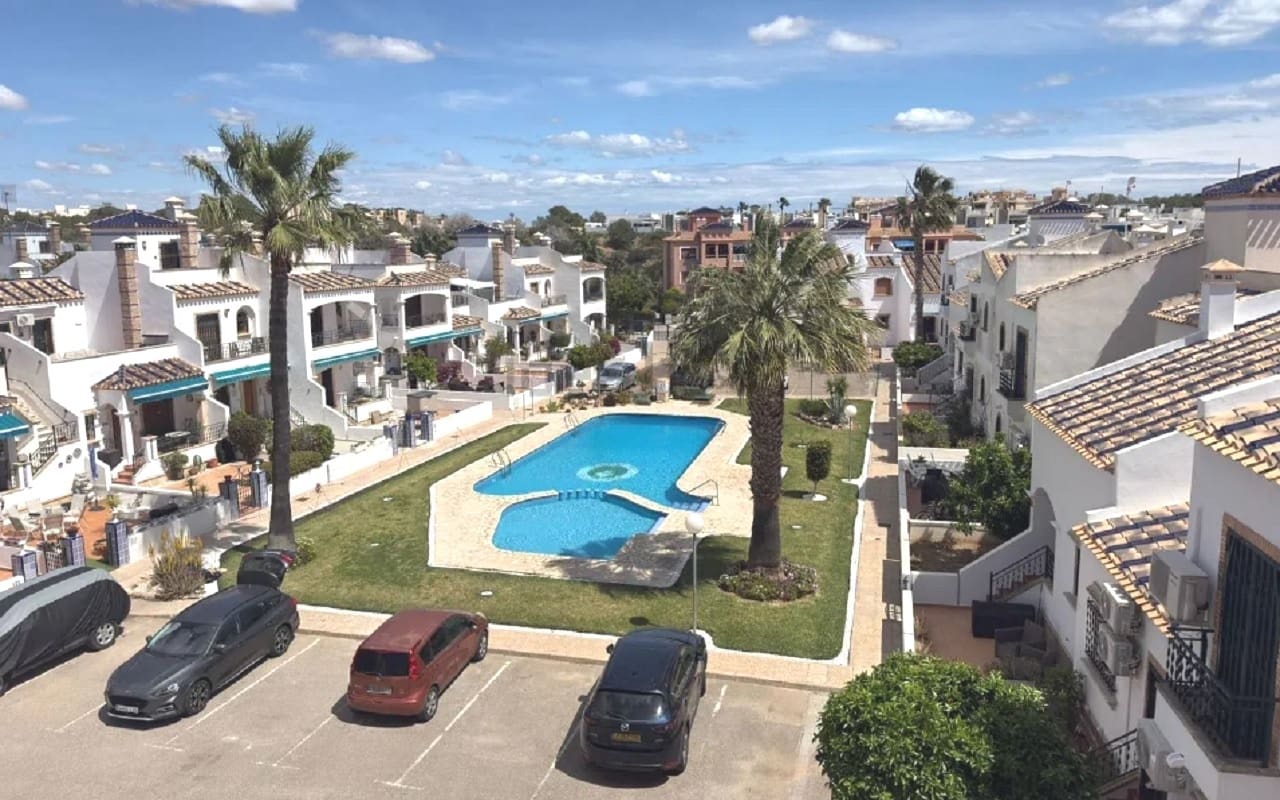 2 slaapkamer Appartement te koop in Villamartin met zwembad garage - € 195.000 (Ref: 9883752)