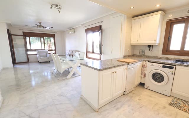 2 slaapkamer Appartement te koop in Villamartin, Orihuela met zwembad garage - € 195.000 (Ref: 9883752)