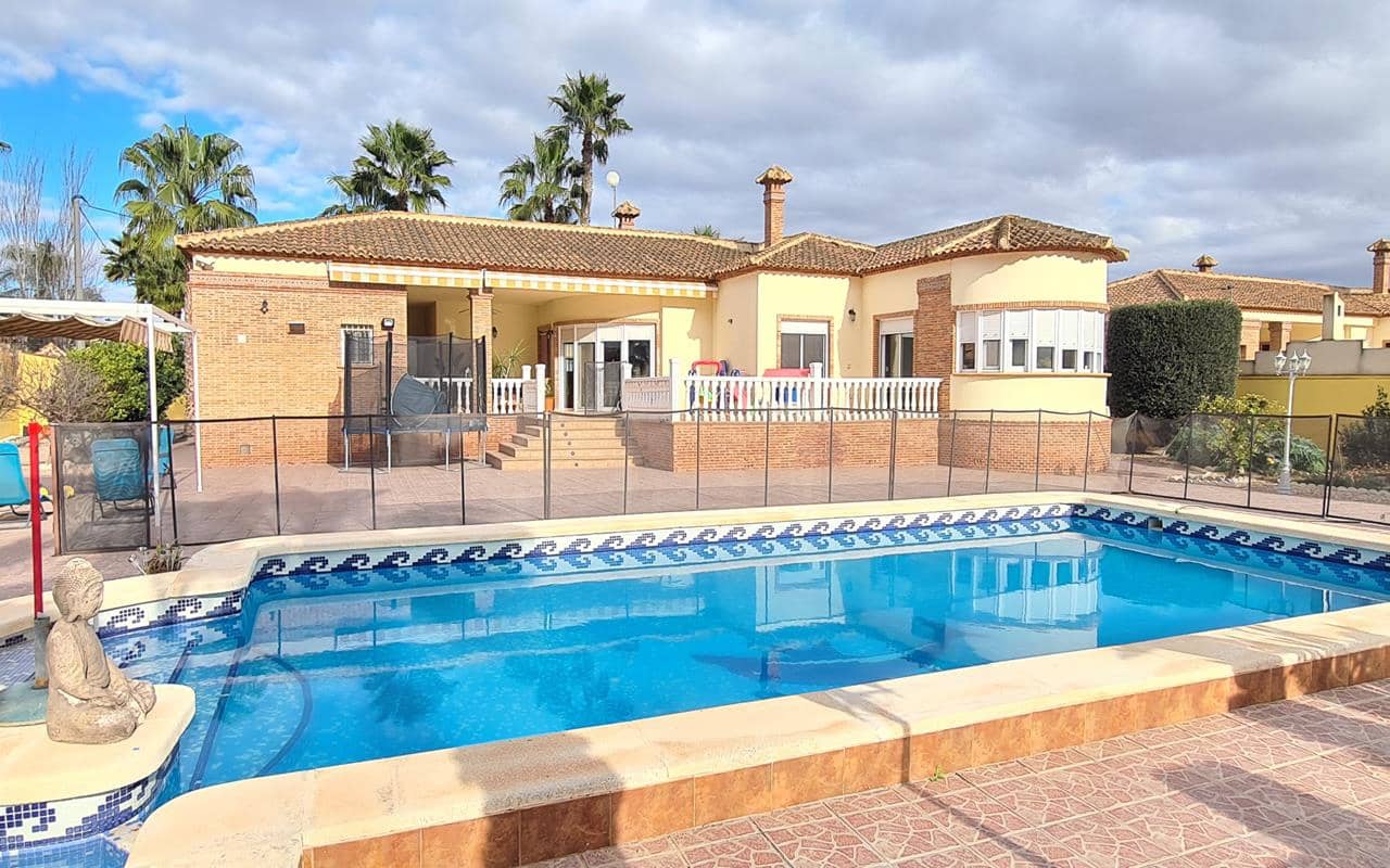 4 sovrum Villa till salu i Catral med pool garage - 390 000 € (Ref: 9883857)