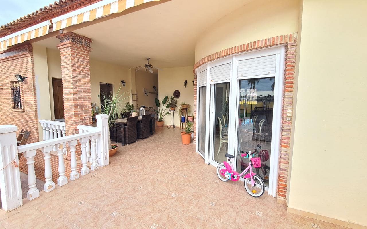4 sovrum Villa till salu i Catral med pool garage - 390 000 € (Ref: 9883857)