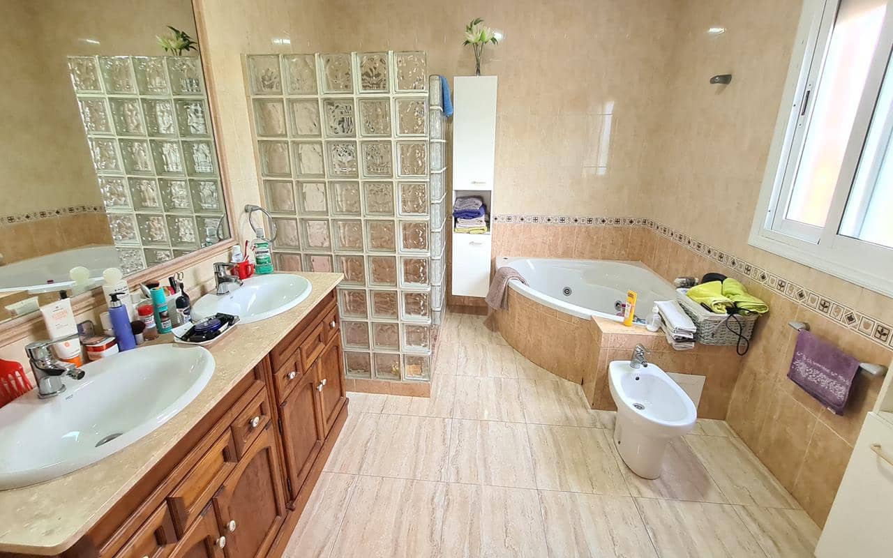 4 sovrum Villa till salu i Catral med pool garage - 390 000 € (Ref: 9883857)