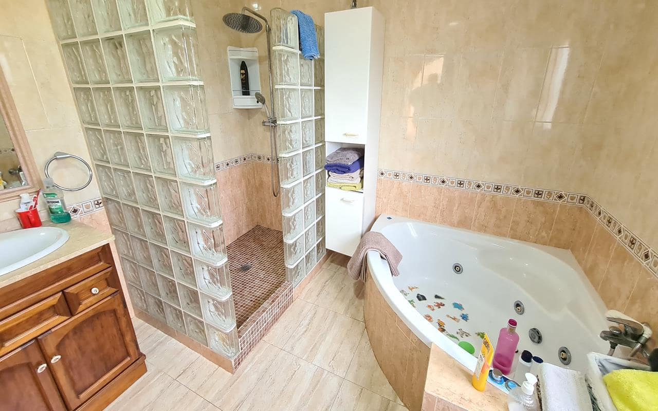 4 sovrum Villa till salu i Catral med pool garage - 390 000 € (Ref: 9883857)