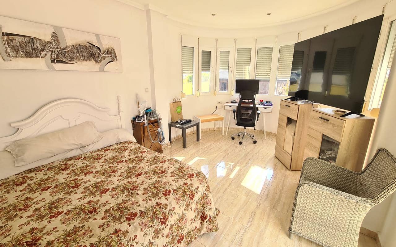 4 sovrum Villa till salu i Catral med pool garage - 390 000 € (Ref: 9883857)