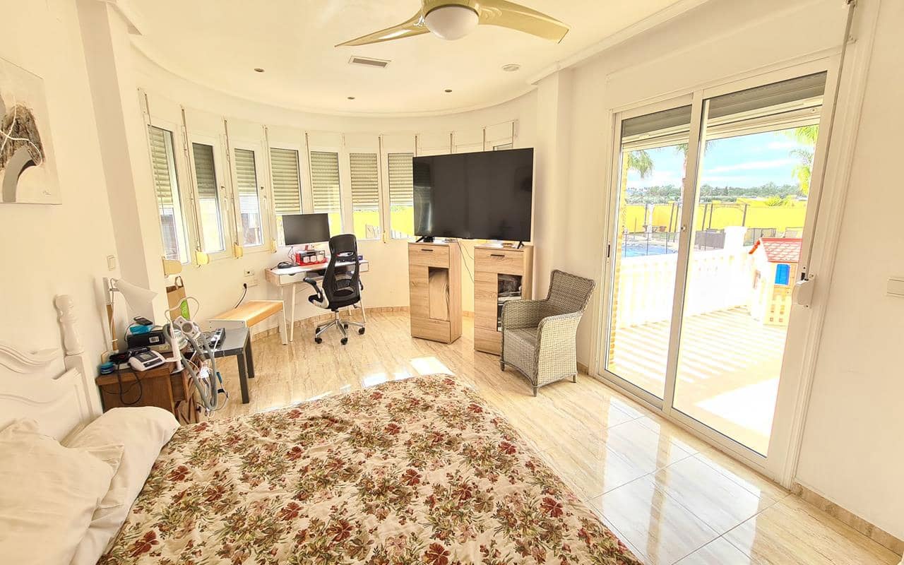 4 sovrum Villa till salu i Catral med pool garage - 390 000 € (Ref: 9883857)