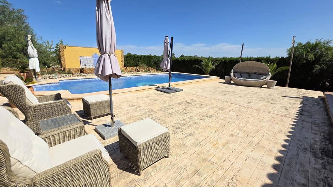 4 slaapkamer Finca/Landhuis te koop in Guardamar del Segura met zwembad garage - € 535.000 (Ref: 9885295)