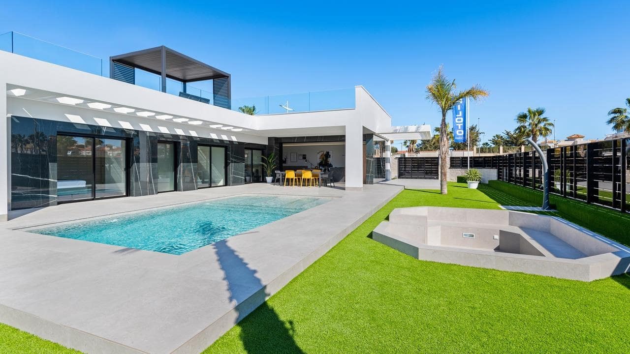 3 bedroom Villa for sale in Algorfa with pool garage - € 670,000 (Ref: 9889582)