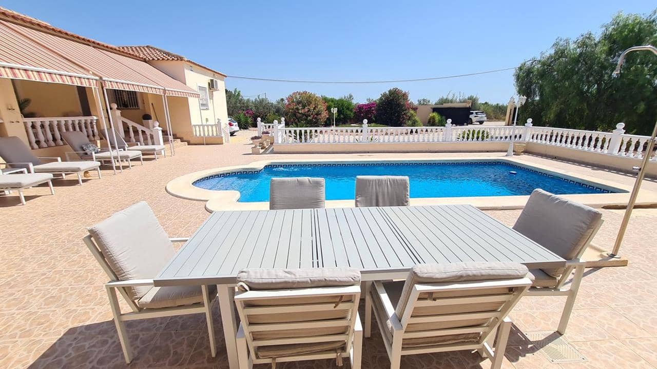 3 soveværelse Finca/Landehus til salg i Catral med swimmingpool garage - € 439.000 (Ref: 9891054)