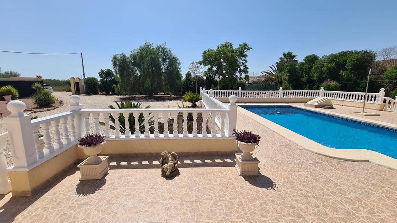 3 soveværelse Finca/Landehus til salg i Catral med swimmingpool garage - € 439.000 (Ref: 9891054)