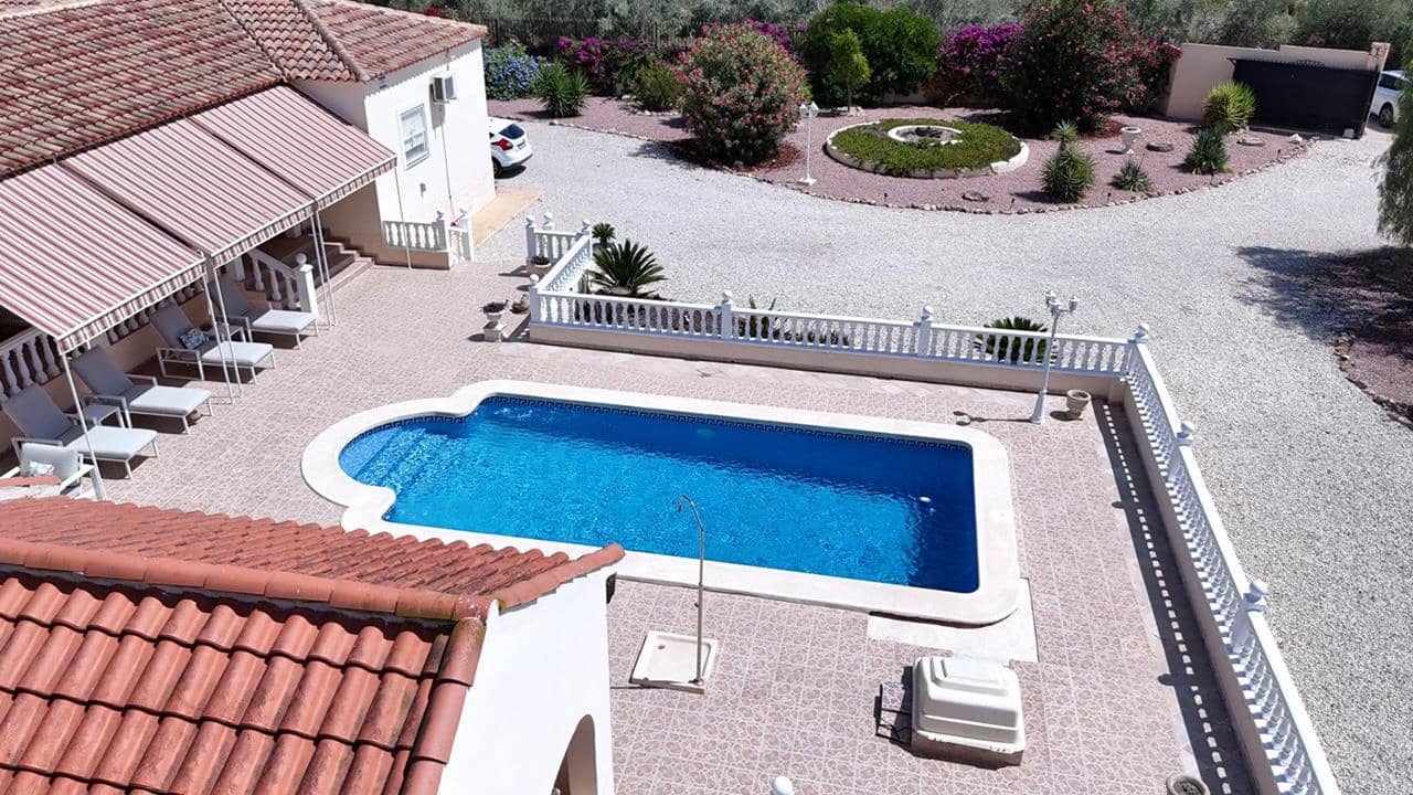3 soveværelse Finca/Landehus til salg i Catral med swimmingpool garage - € 439.000 (Ref: 9891054)