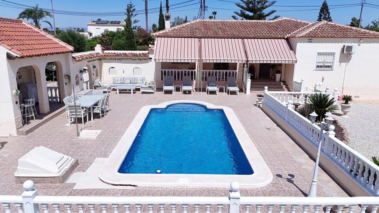 3 soveværelse Finca/Landehus til salg i Catral med swimmingpool garage - € 439.000 (Ref: 9891054)