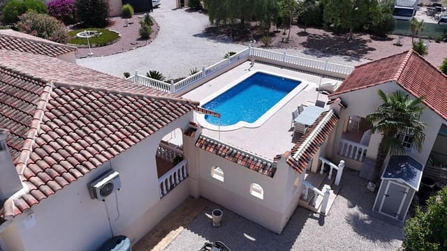 3 soveværelse Finca/Landehus til salg i Catral med swimmingpool garage - € 439.000 (Ref: 9891054)