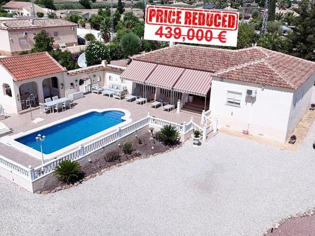 3 Bedrooms Renovated Country Villa with Pool and Bar area on 3000m2 Plot.
