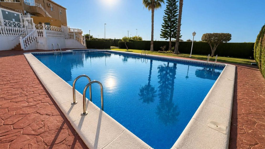 3 slaapkamer Appartement te koop in Torrevieja met zwembad garage - € 179.500 (Ref: 9924939)