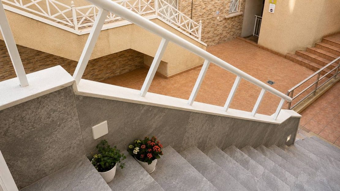 3 slaapkamer Appartement te koop in Torrevieja met zwembad garage - € 179.500 (Ref: 9924939)